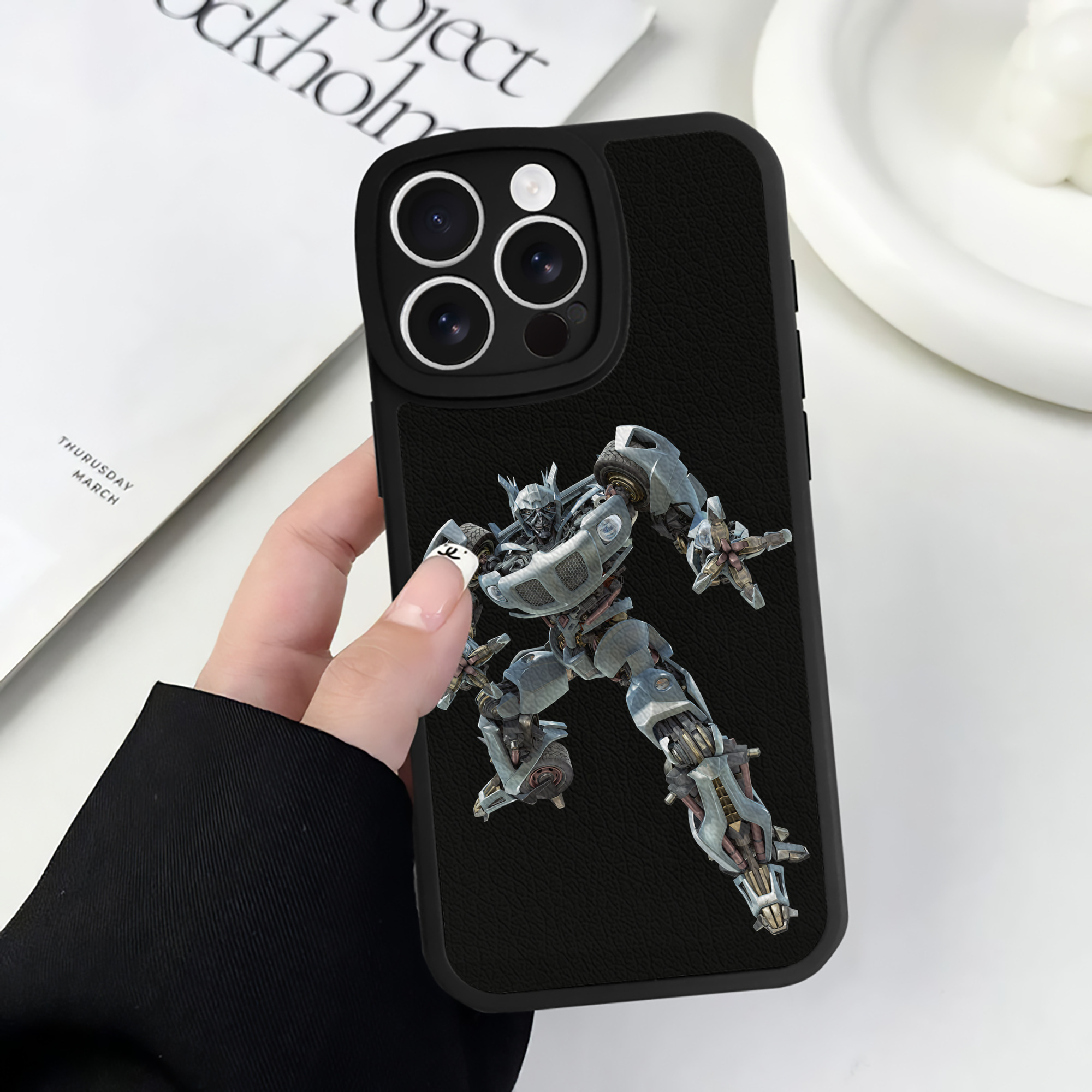 （画像用） Transformers トランスフォーマー 【iPhone 16シリーズ対応】シリコンスマホケース（レザー調） 材質：シリコン